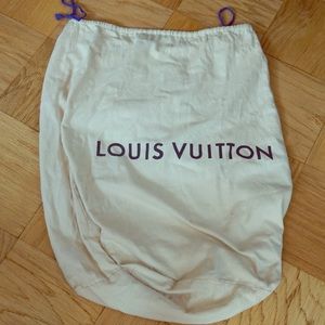 XL Louis Vuitton dust bag (to protect purse)